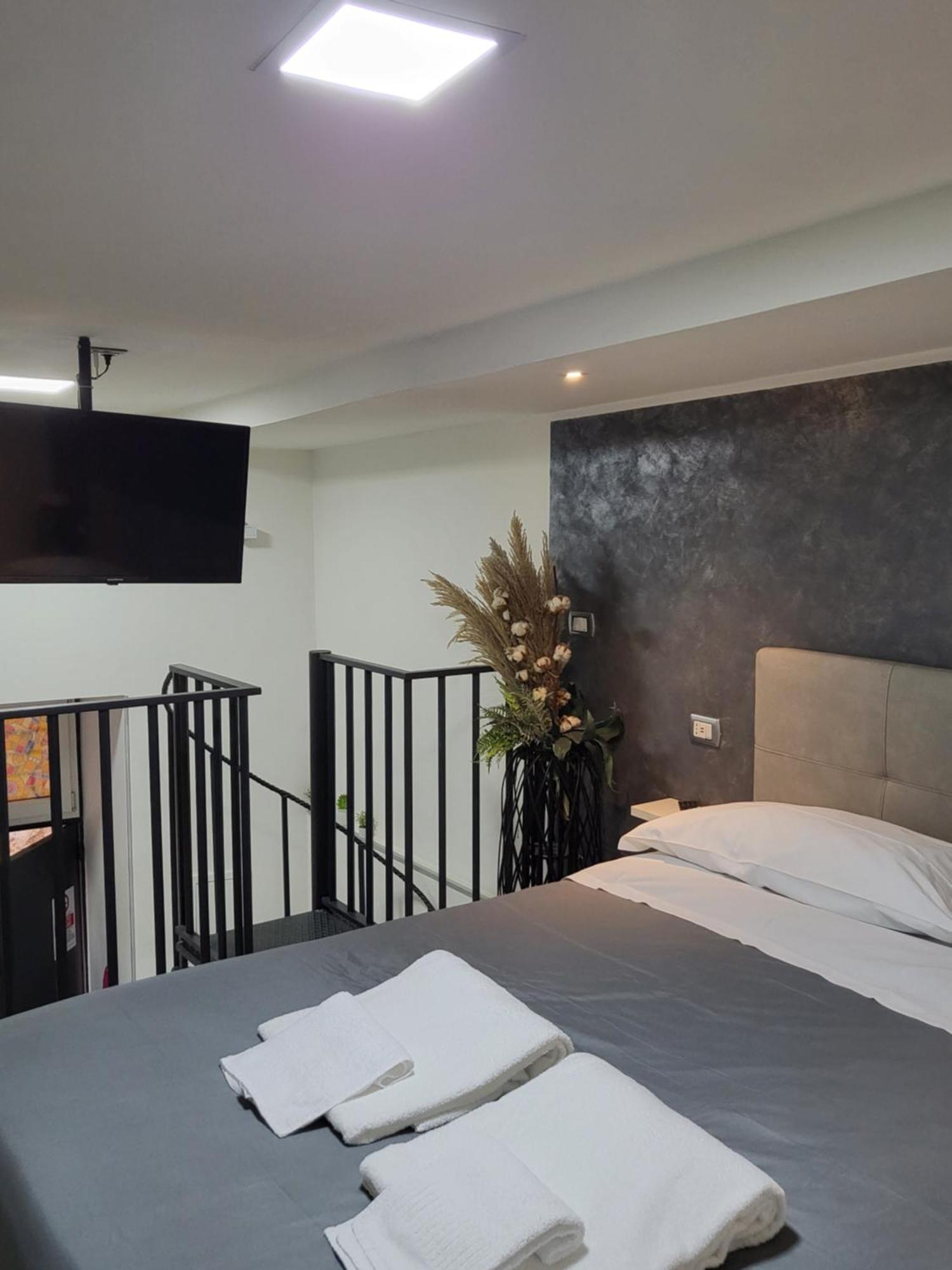 L'Approdo Di Dante Apartment เนเปิลส์ ภายนอก รูปภาพ