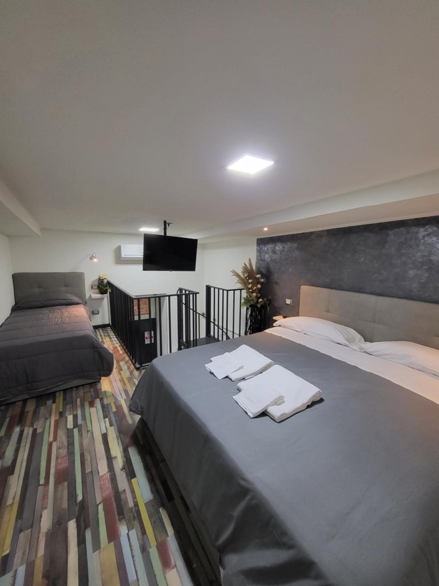L'Approdo Di Dante Apartment เนเปิลส์ ภายนอก รูปภาพ