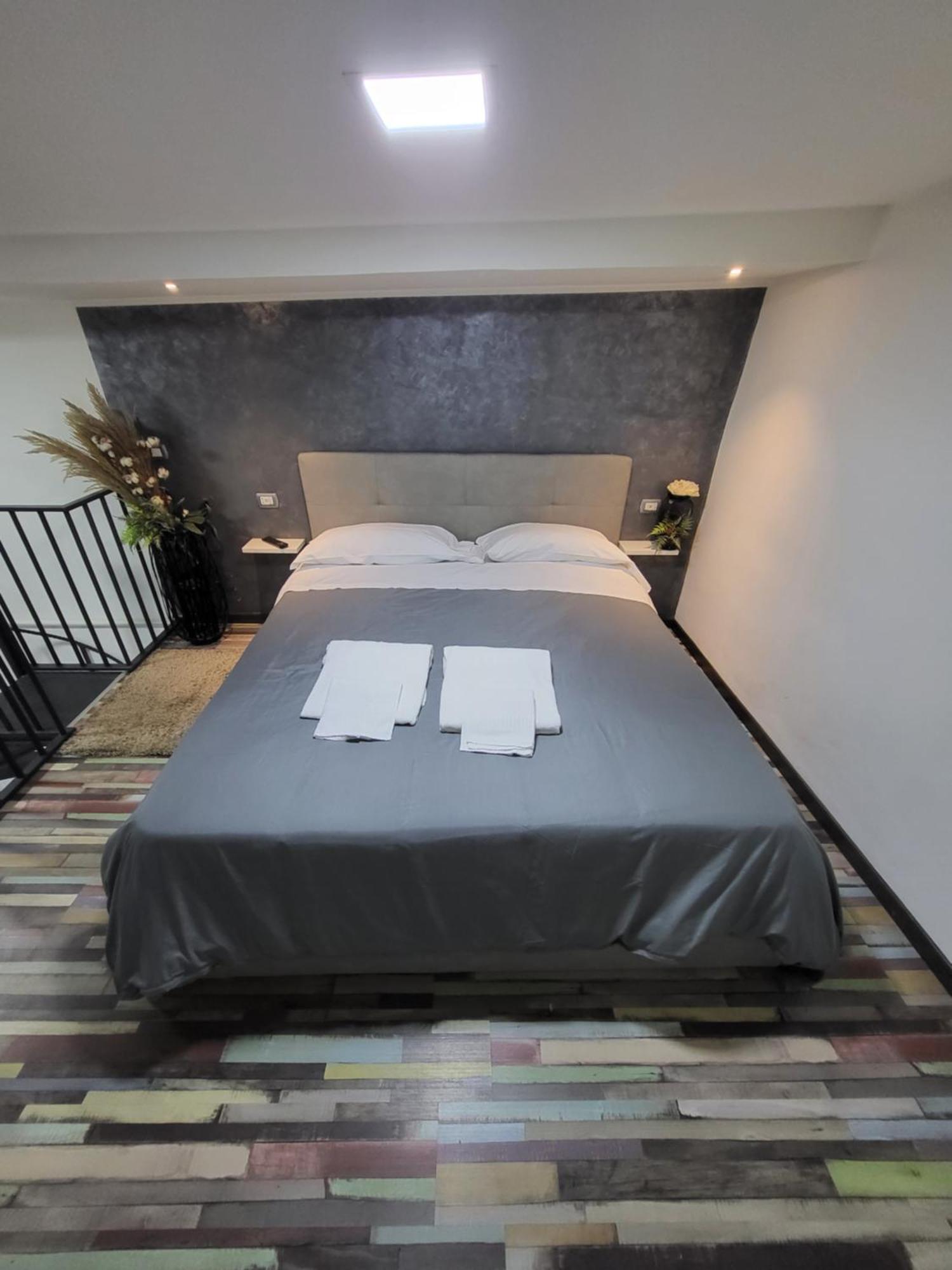 L'Approdo Di Dante Apartment เนเปิลส์ ภายนอก รูปภาพ