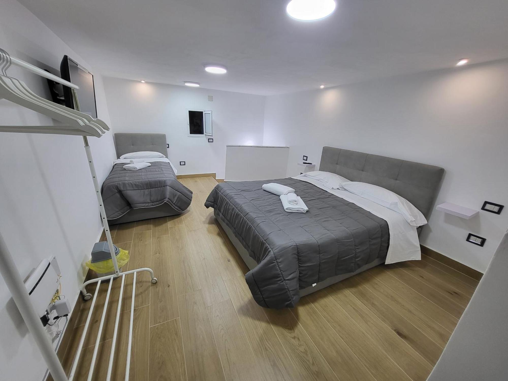 L'Approdo Di Dante Apartment เนเปิลส์ ภายนอก รูปภาพ