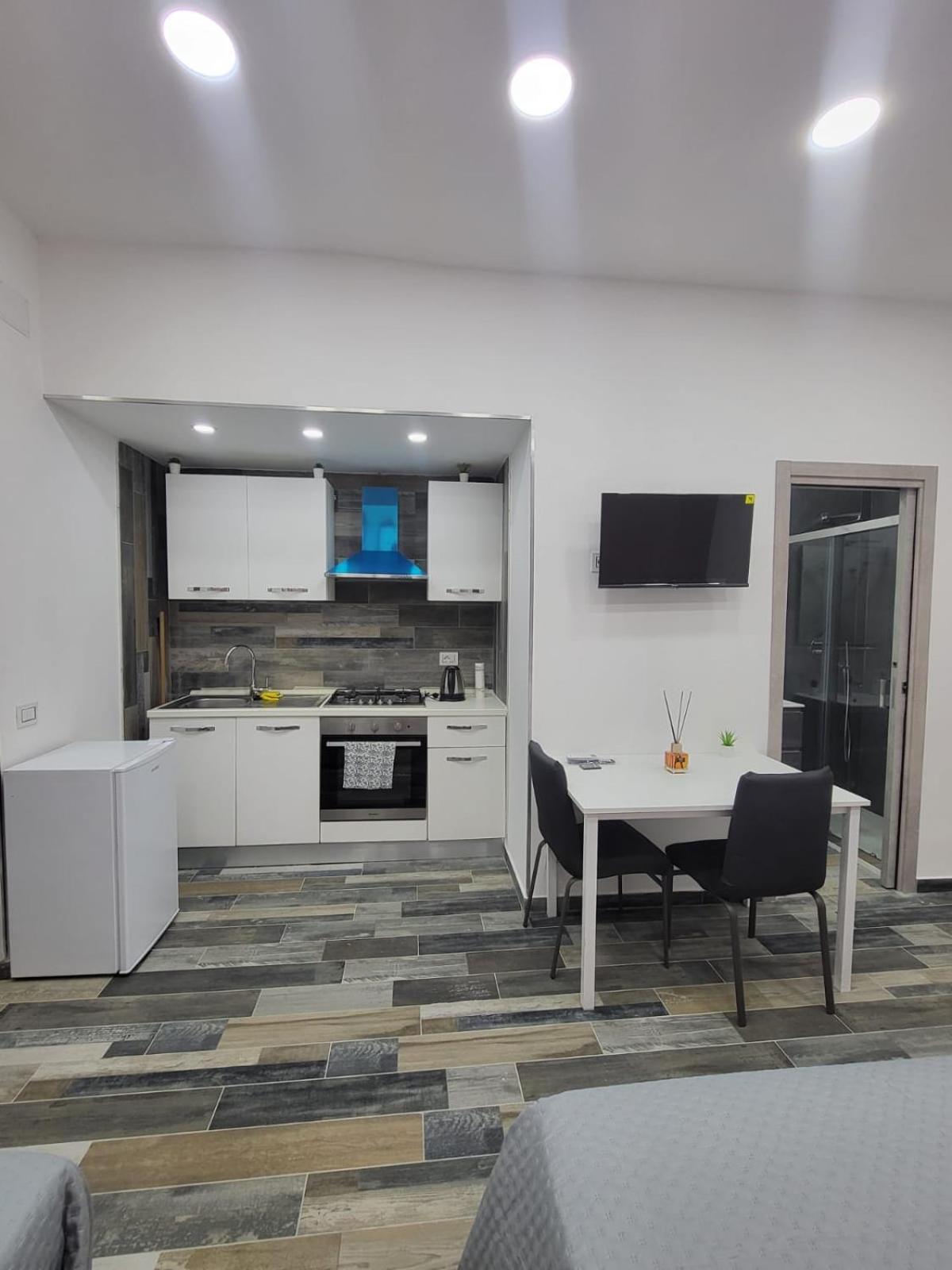 L'Approdo Di Dante Apartment เนเปิลส์ ภายนอก รูปภาพ