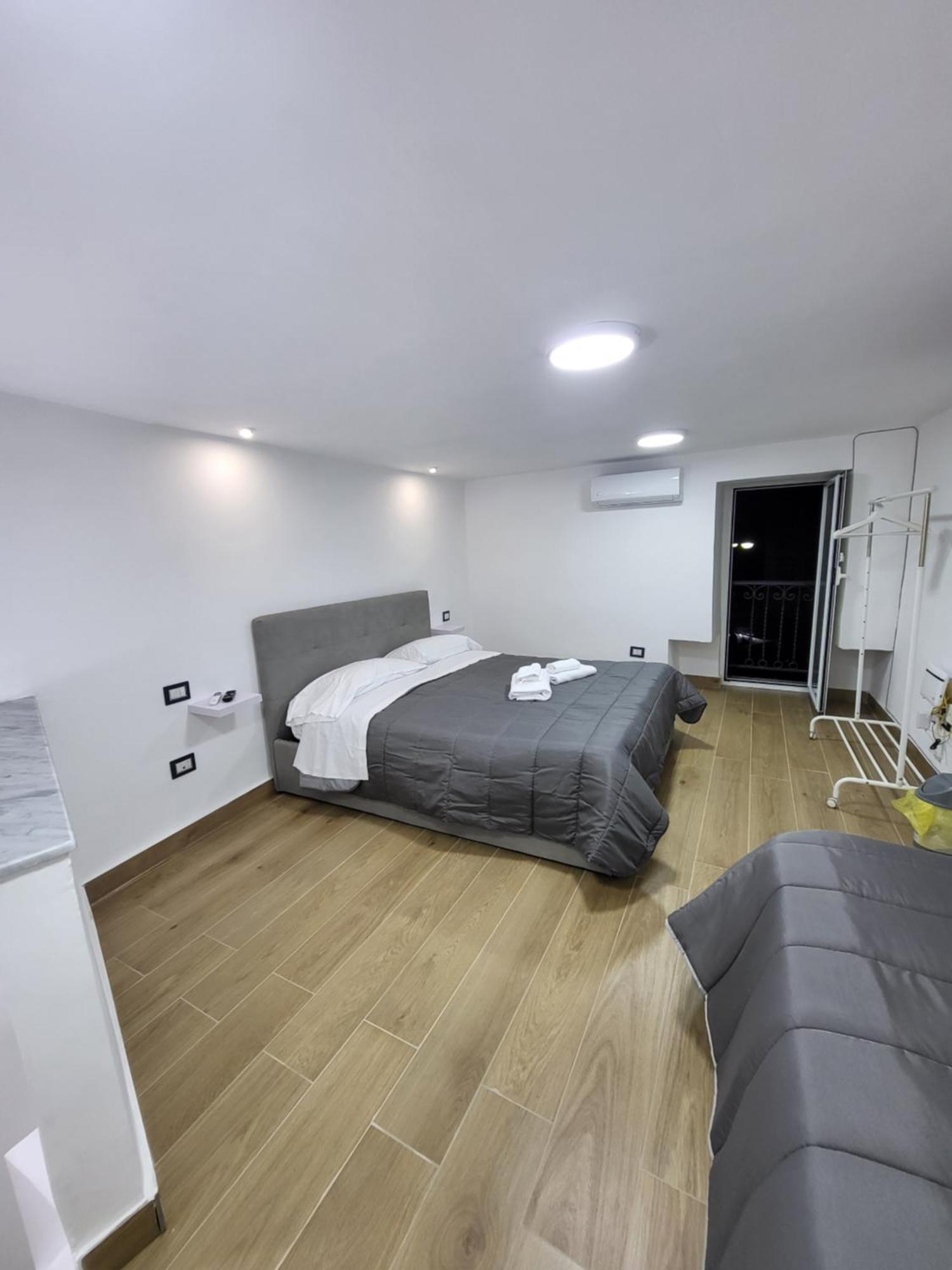 L'Approdo Di Dante Apartment เนเปิลส์ ภายนอก รูปภาพ